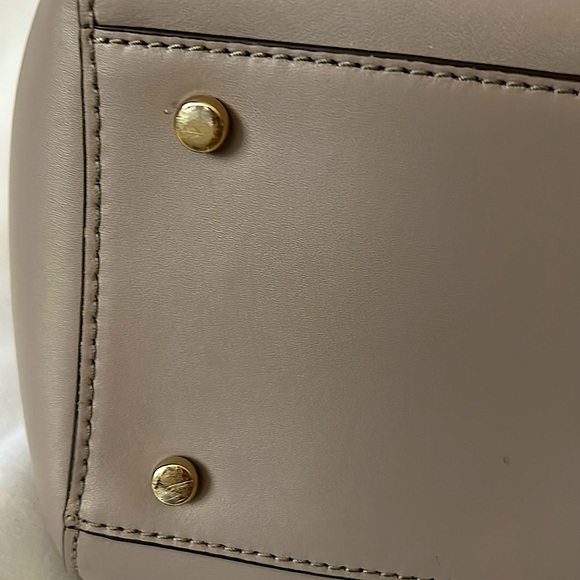 Kate Spade Authentic Gorgeous Light Gray/Taupe Leather Bag Purse 🌺🌺 - Picture 8 of 16
